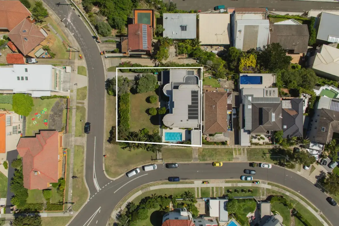 1 Kippara Road, Dover Heights Sold by Sydney Sotheby's International Realty - image 1