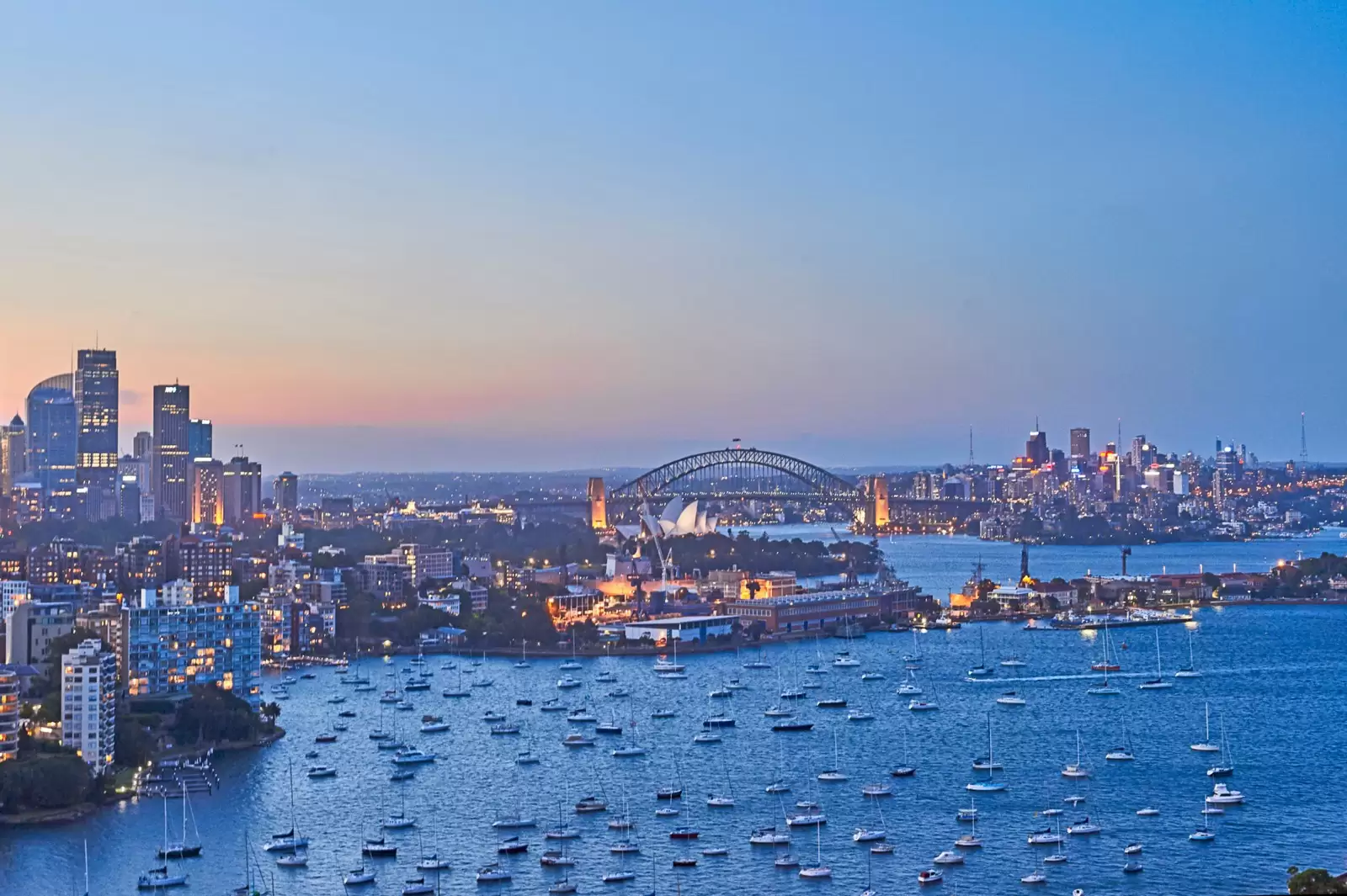 'President Towers' 17/75 Darling Point Road - 'PRESIDENT TOWERS', Darling Point Sold by Sydney Sotheby's International Realty - image 6