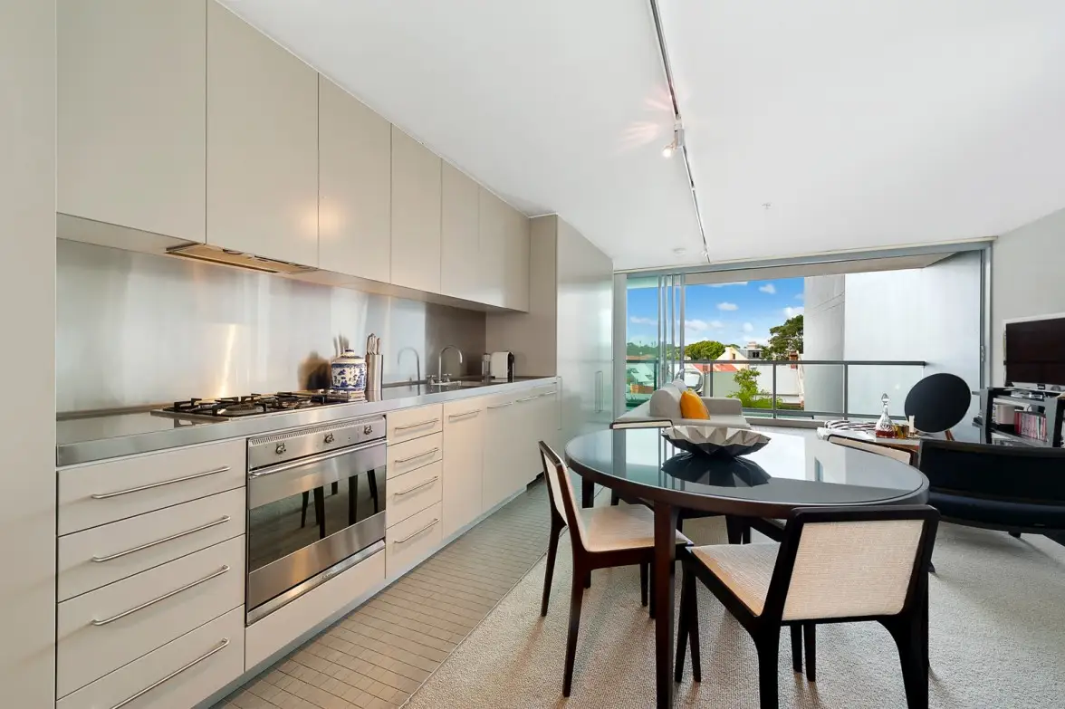 504/3 Kings Cross Road, Rushcutters Bay Sold by Sydney Sotheby's International Realty - image 3