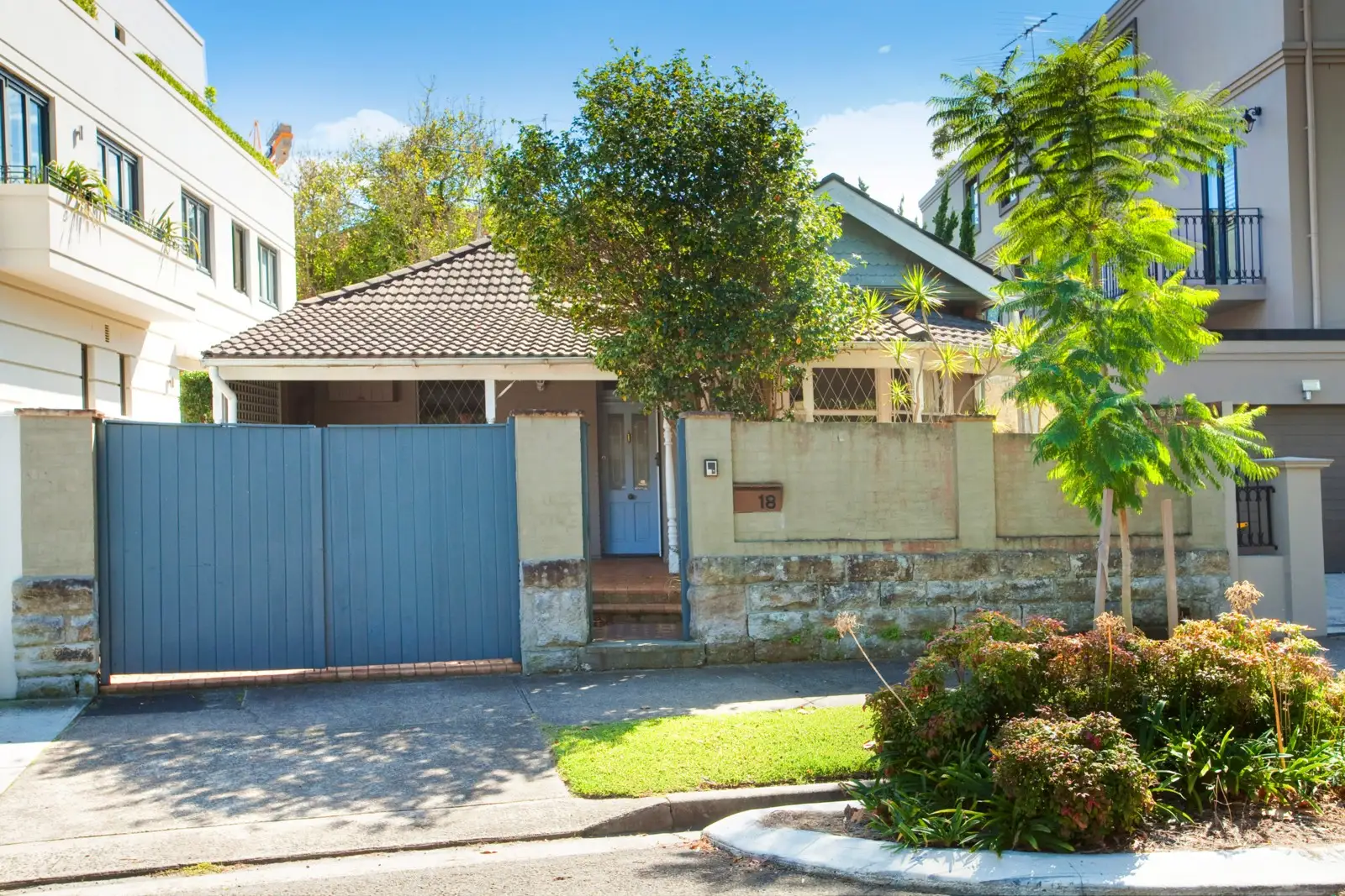 18 Court Road, Double Bay Sold by Sydney Sotheby's International Realty - image 2