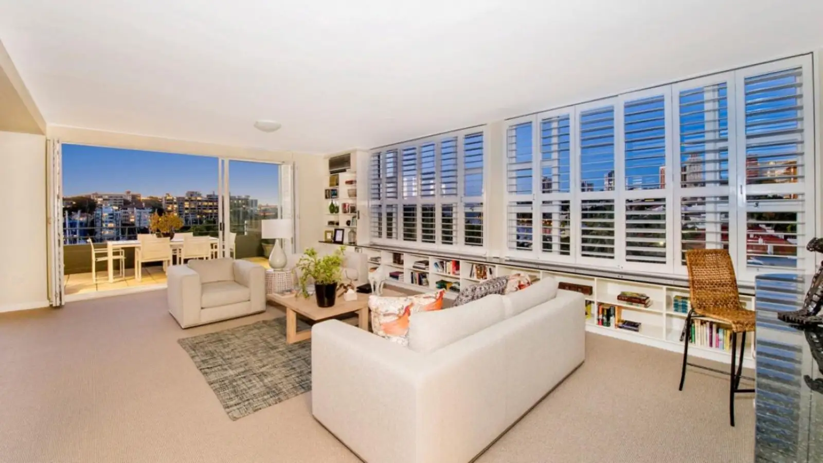 Penthouse A, New Beach Road, Darling Point Leased by Sydney Sotheby's International Realty - image 2