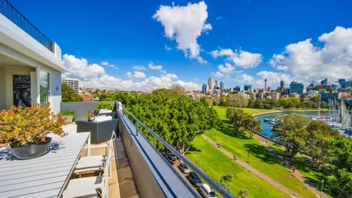 Penthouse A, New Beach Road, Darling Point Leased by Sydney Sotheby's International Realty