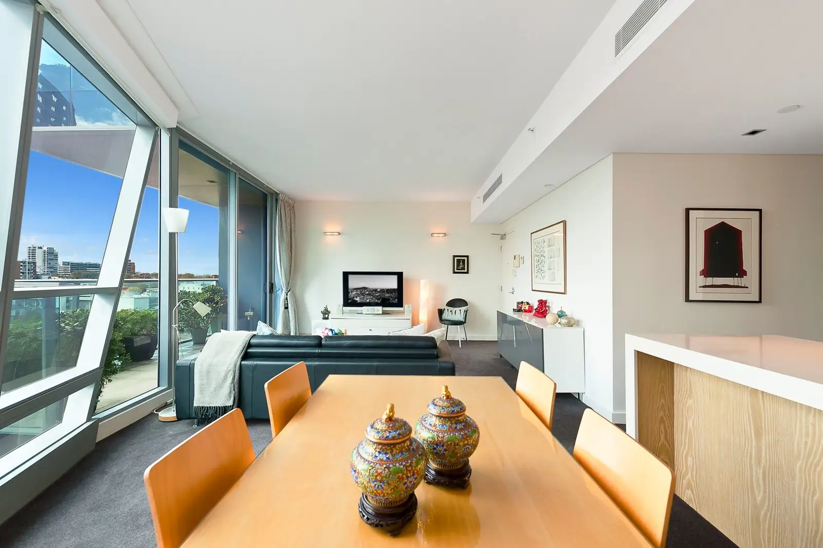 1501/29 Commonwealth Street, Sydney Sold by Sydney Sotheby's International Realty - image 2
