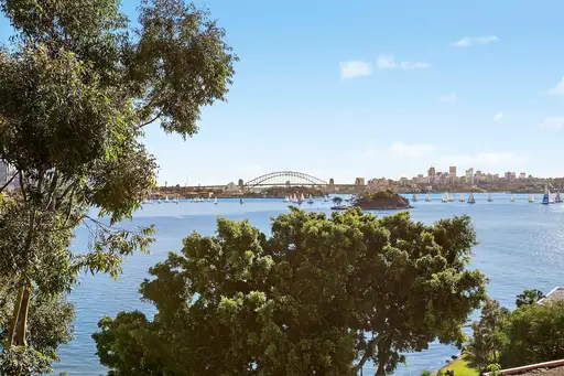 2/66 Wolseley Road, Point Piper Sold by Sydney Sotheby's International Realty