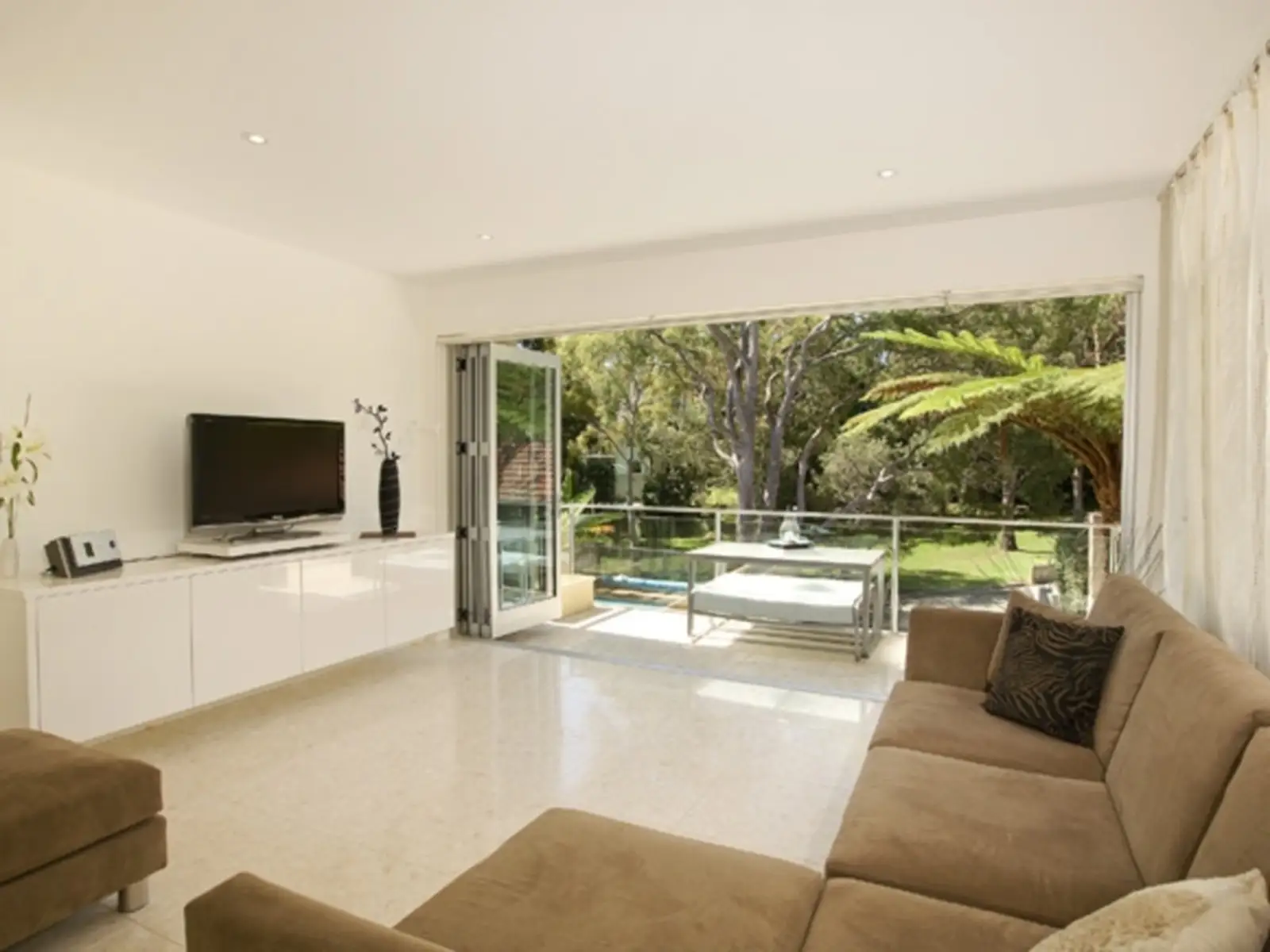 119 Young Street, Cremorne Sold by Sydney Sotheby's International Realty - image 2