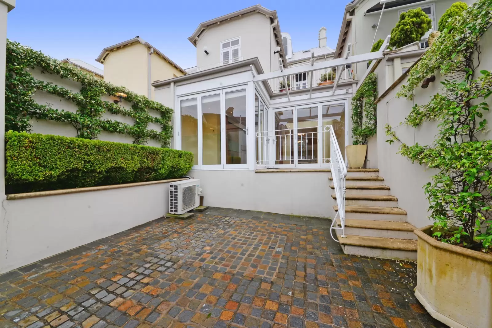 83 Jersey Road, Woollahra Leased by Sydney Sotheby's International Realty - image 4