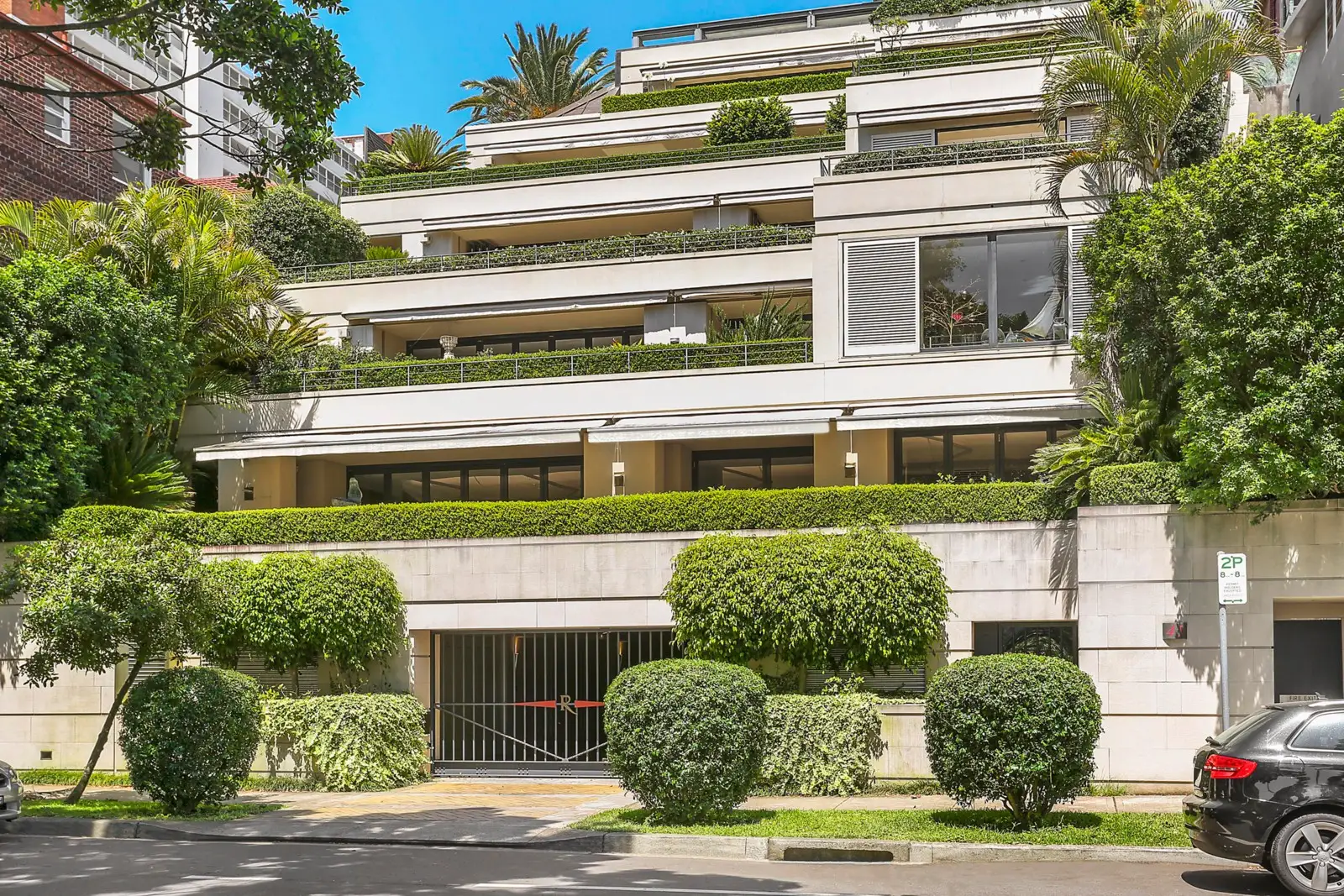 3/45 New Beach Road, Darling Point Sold by Sydney Sotheby's International Realty - image 1