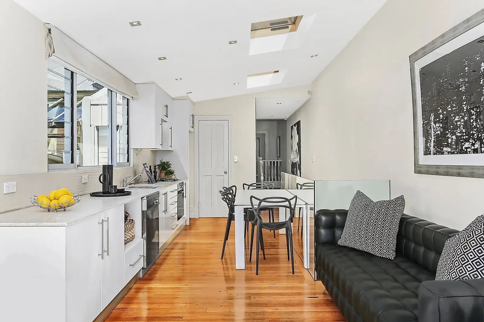 14 Crown Street, Woolloomooloo Sold by Sydney Sotheby's International Realty - image 2