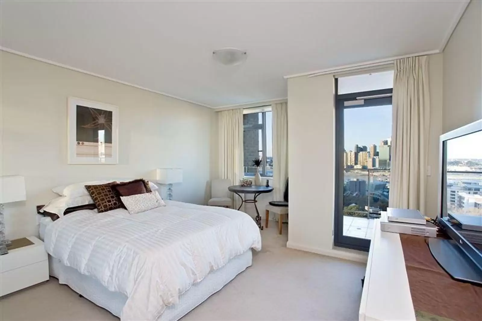 Photo #6: 1402/21 Cadigal Avenue, Pyrmont - Sold by Sydney Sotheby's International Realty