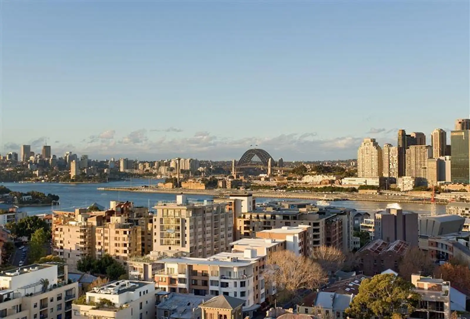 1402/21 Cadigal Avenue 'McCafferys Tower', Pyrmont Sold by Sydney Sotheby's International Realty - image 3