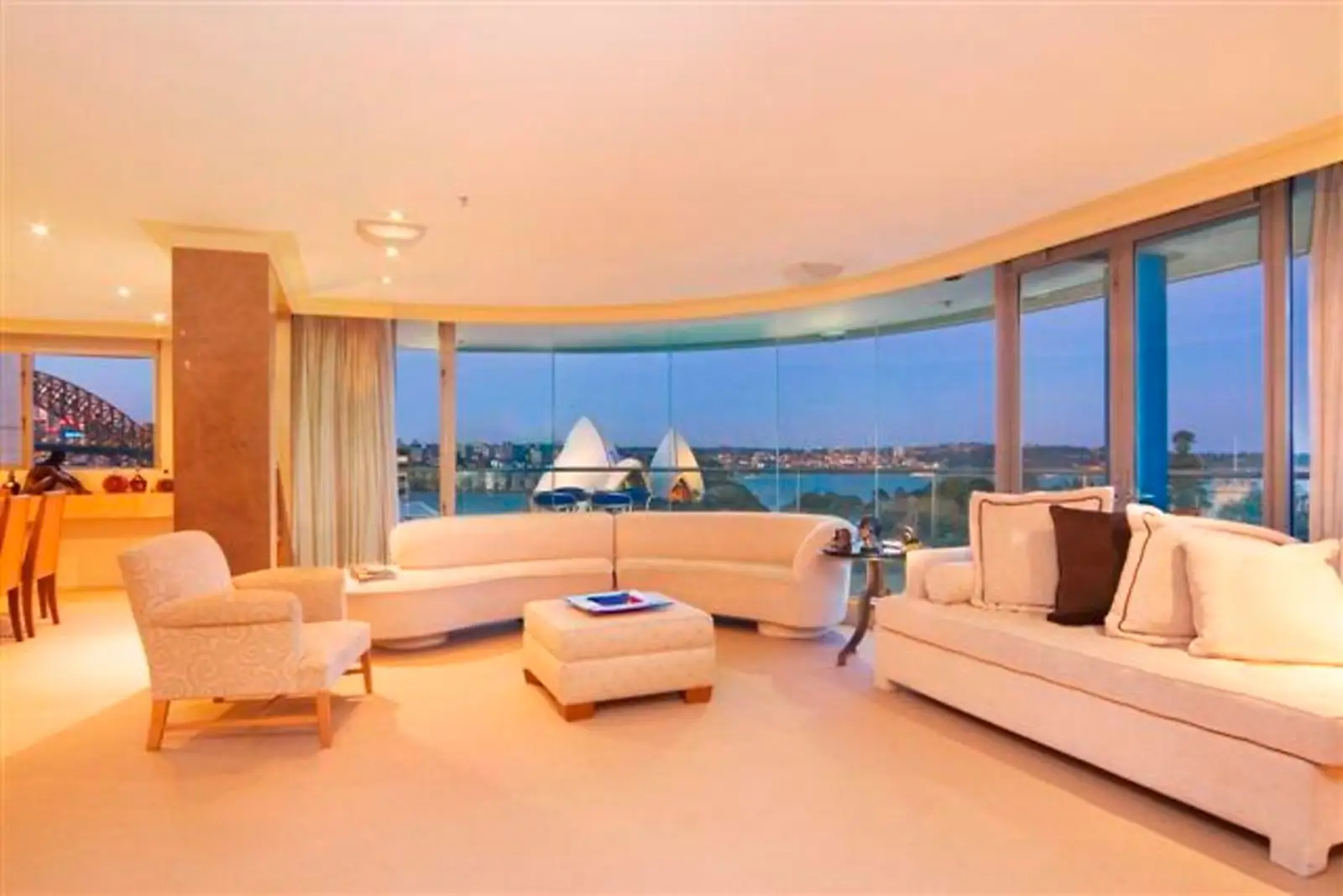 1406/61 Macquarie Street, 'Quay Grand' Sub-penthouse, Sydney Sold by Sydney Sotheby's International Realty - image 2