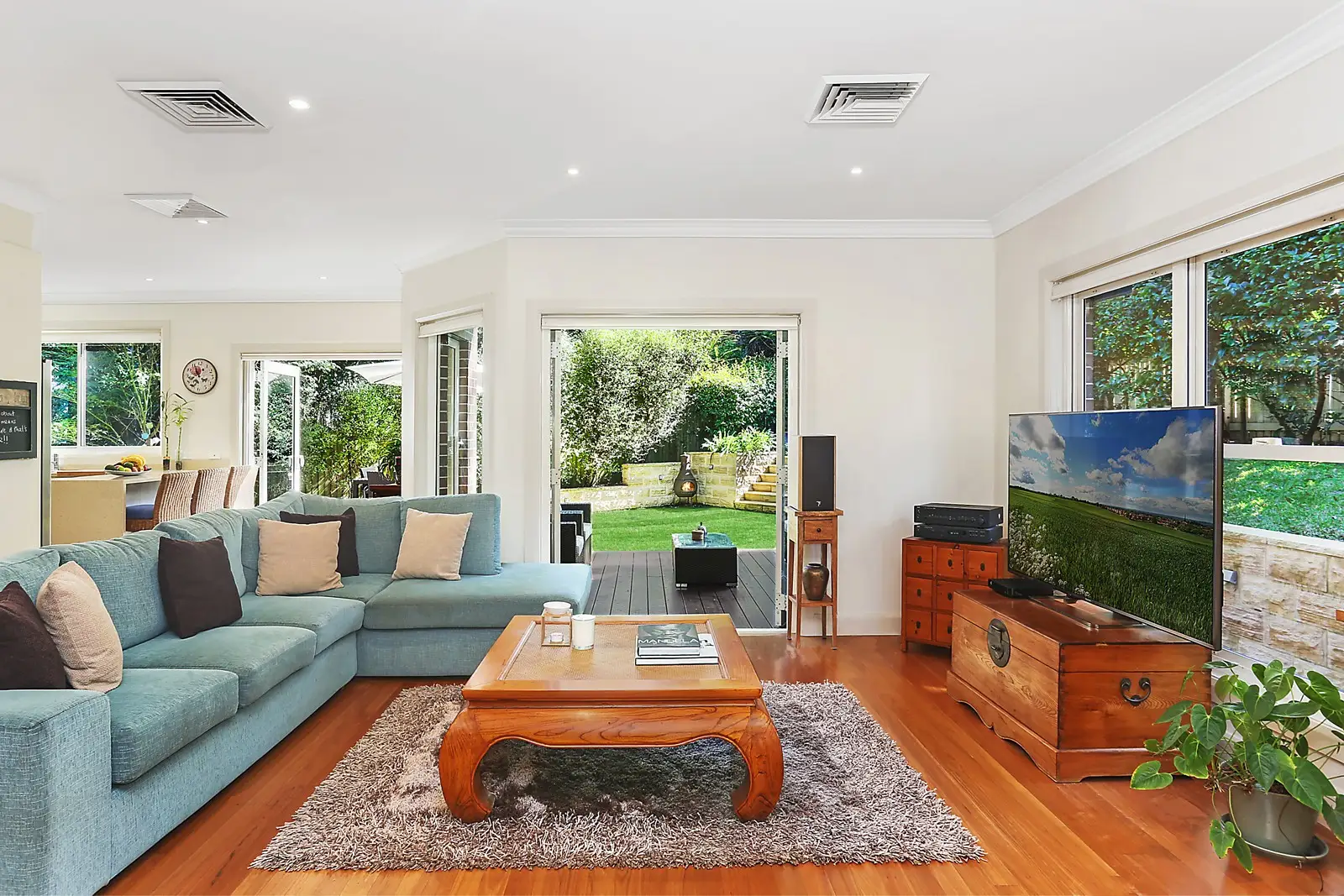 1A Catalpa Crescent, Turramurra Leased by Sydney Sotheby's International Realty - image 2