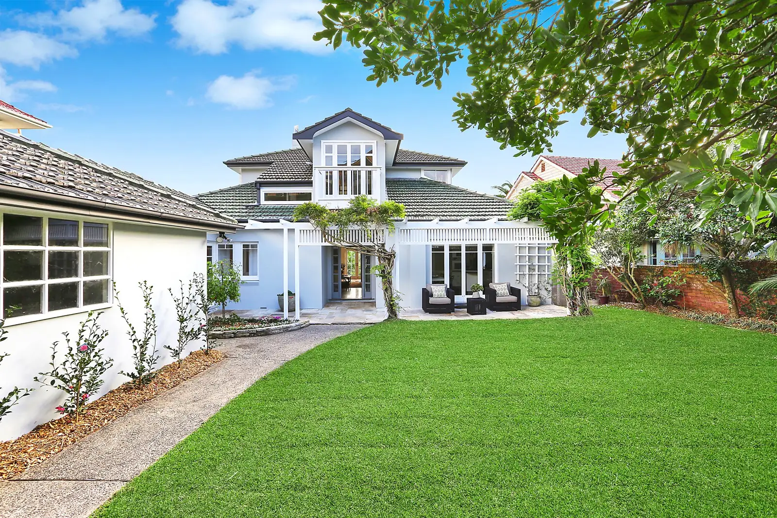 40 Village High Road, Vaucluse Sold by Sydney Sotheby's International Realty - image 1