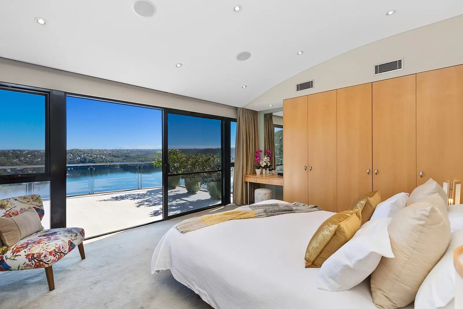 16 David Place, Seaforth Sold by Sydney Sotheby's International Realty - image 1