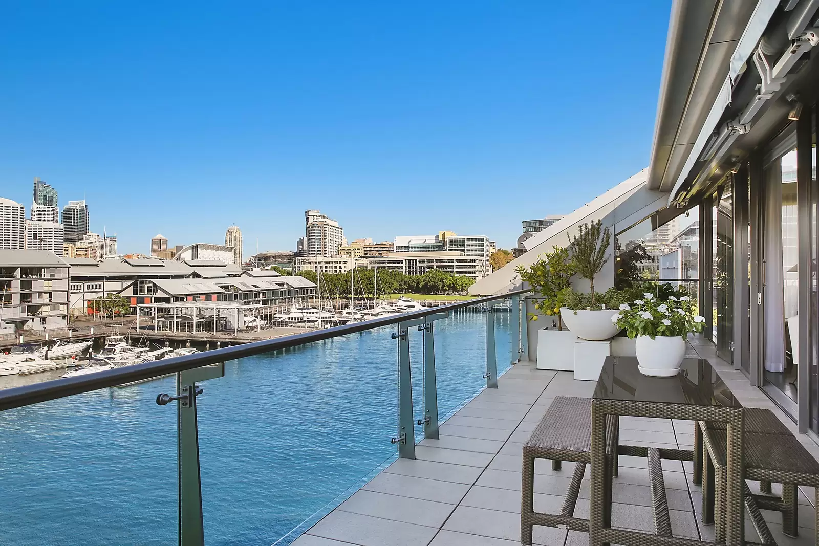 14 Wharf Crescent, The Penthouse, Pyrmont Sold by Sydney Sotheby's International Realty - image 4