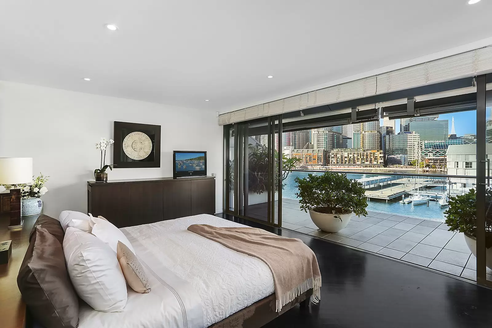 14 Wharf Crescent, The Penthouse, Pyrmont Sold by Sydney Sotheby's International Realty - image 9