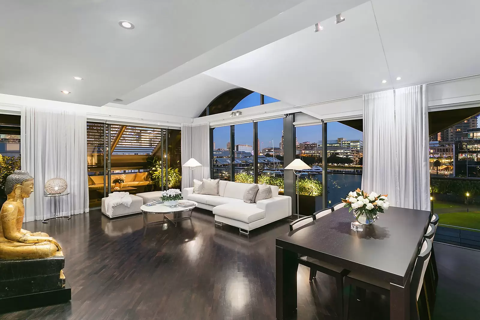 14 Wharf Crescent, The Penthouse, Pyrmont Sold by Sydney Sotheby's International Realty - image 7