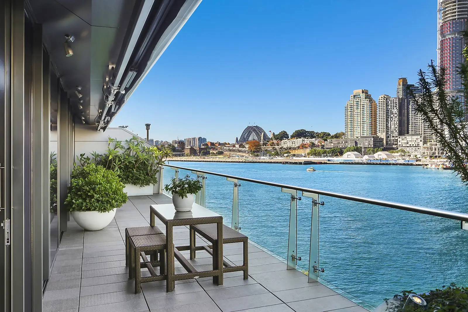 14 Wharf Crescent, The Penthouse, Pyrmont Sold by Sydney Sotheby's International Realty - image 3