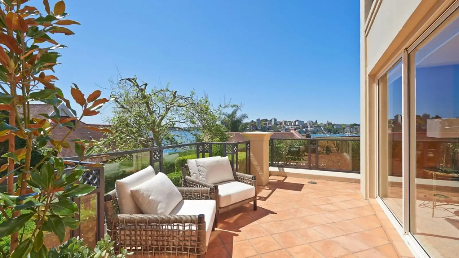 4/8 Carthona Avenue, Darling Point Sold by Sydney Sotheby's International Realty - image 1