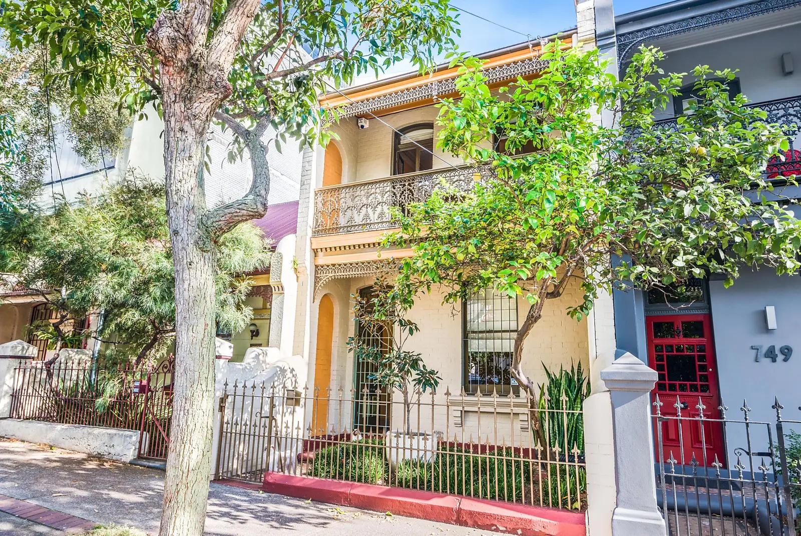 751 Elizabeth Street, Zetland Sold by Sydney Sotheby's International Realty - image 2