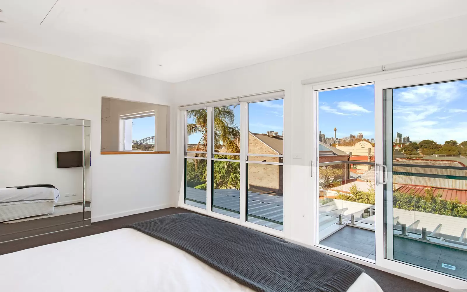 99 Rowntree Street, Birchgrove Sold by Sydney Sotheby's International Realty - image 7